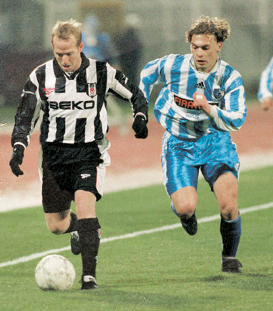Markus Münch

                                    Alman sol kanat oyuncusu, 1999-2001 yılları arasında Beşiktaş forması giydi. Yetenekli futbolcu ne zaman taç atışı kullansa, taraftarları heyecanlandırırdı.
                                