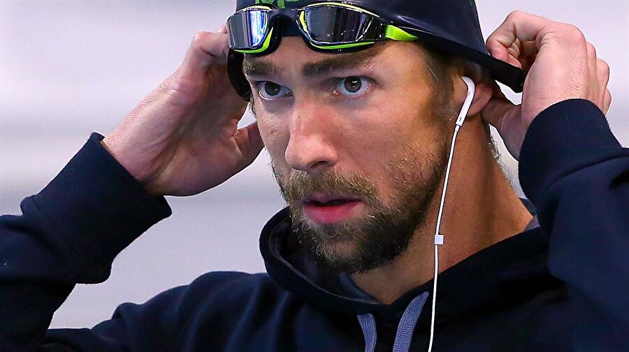 Pekin’de de zirvede

                                    
                                    
                                    
                                    
                                    2008 Pekin Olimpiyat Oyunları'nda ise Phelps, sekiz altın madalyanın sahibi oldu. 
                                
                                
                                
                                
                                