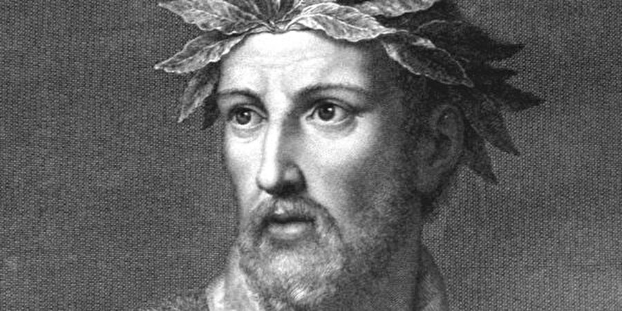 Tasso - Şair
Türklerden bahsediyorum. Düşmanına saldırırken amansız bir kasırgaya, korkunç bir denize ve insafsız bir yıldırıma benzeyen Türk; dost yanında ve silahsız düşman karşısında bir seher yelidir, berrak bir göldür. Gönül açan bu yeli yıldırma, göz kamaştıran bu gölü coşkun bir denize çevirmek tabiatı da inciten bir gaflet olur.