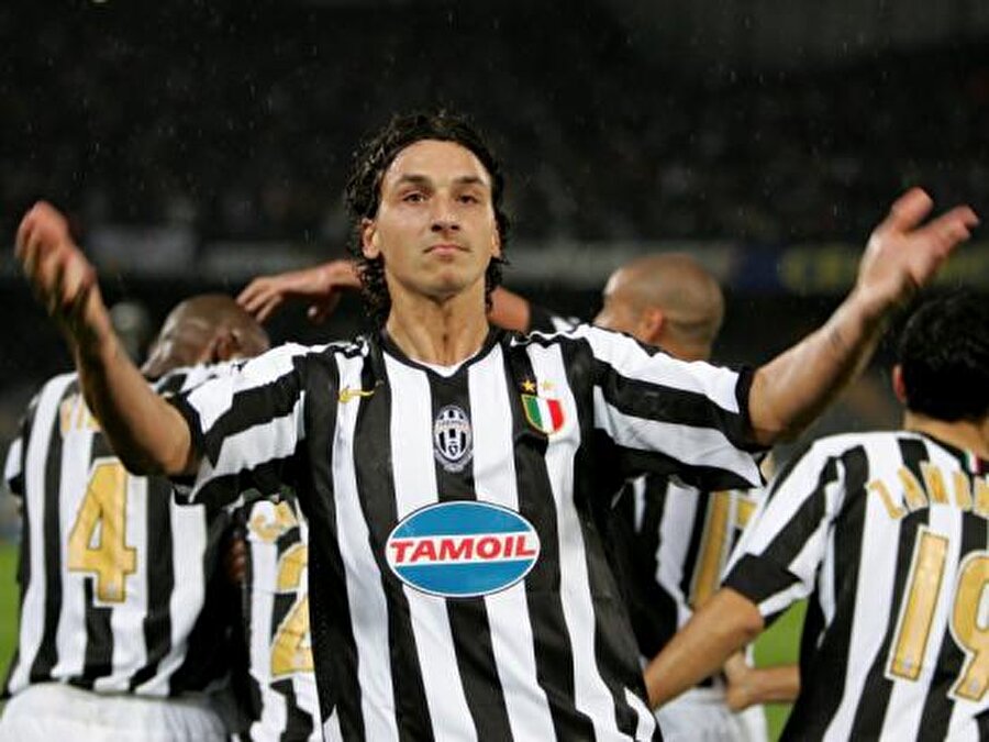 İtalya macerası başladı

                                    
                                    2004 ile 2006 yıllarında ise İsveçli futbolcu, Juventus için ter döktü. 
                                
                                