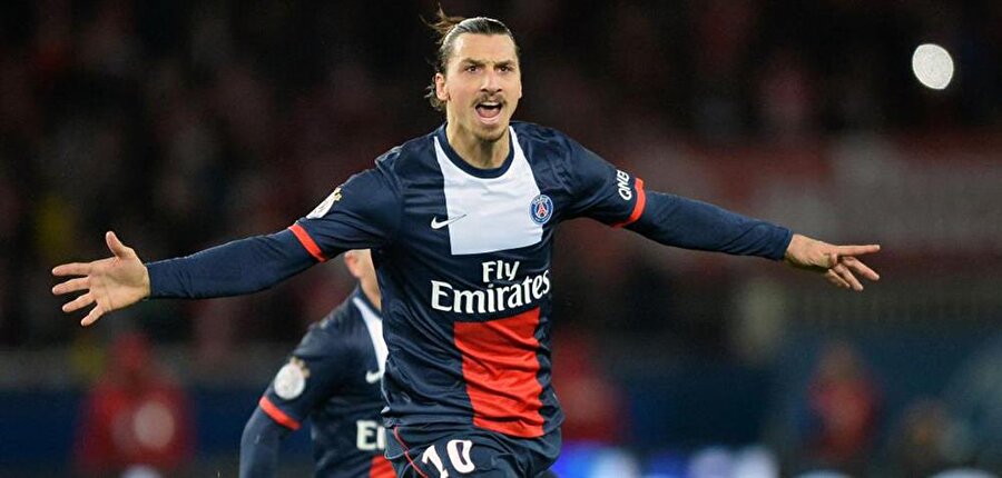 Dev transfer

                                    
                                    2012'de İbrahimovic, Milan'dan Paris Saint-Germain'e 23 milyon Euro'ya transfer oldu.
                                
                                