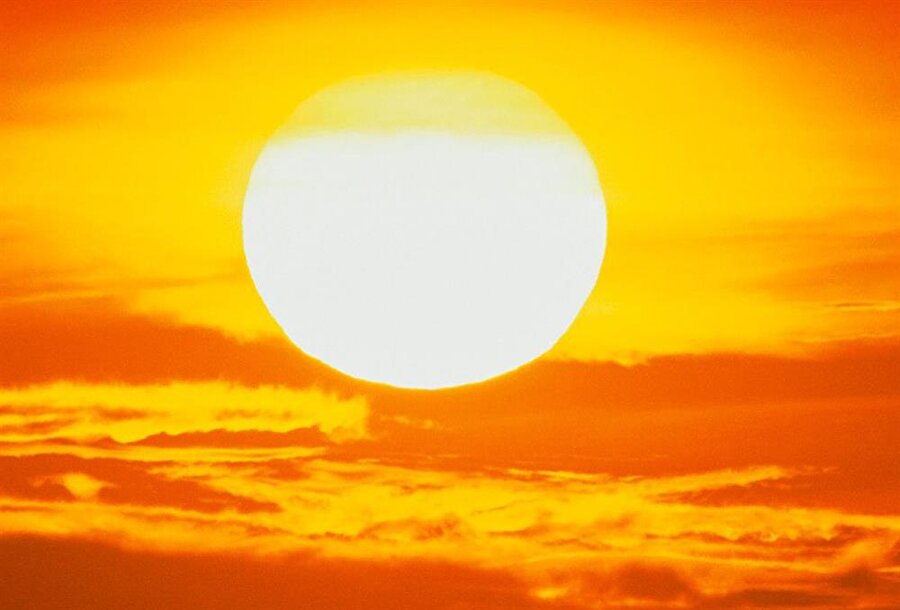 Saatlere dikkat 

                                    
                                    
                                    Güneşe çıkma saatlerinize özen gösterin; 11.00 ile 16.00 arası güneş ışınlarının oldukça tehlikeli olduğu saatlerdir. Mümkünse bu saatler arasında güneşe çıkmamaya, sabah ya da akşam güneşinden faydalanmaya özen gösterin
                                
                                
                                