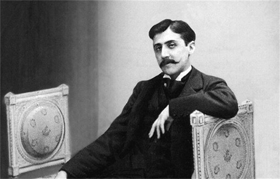 Marcel Proust

                                    
                                    
                                    İnsanın, insan olduğunu hissedecek zamanı yoktur. O, ancak yaşayacak kadar zaman bulur.


                                
                                
                                