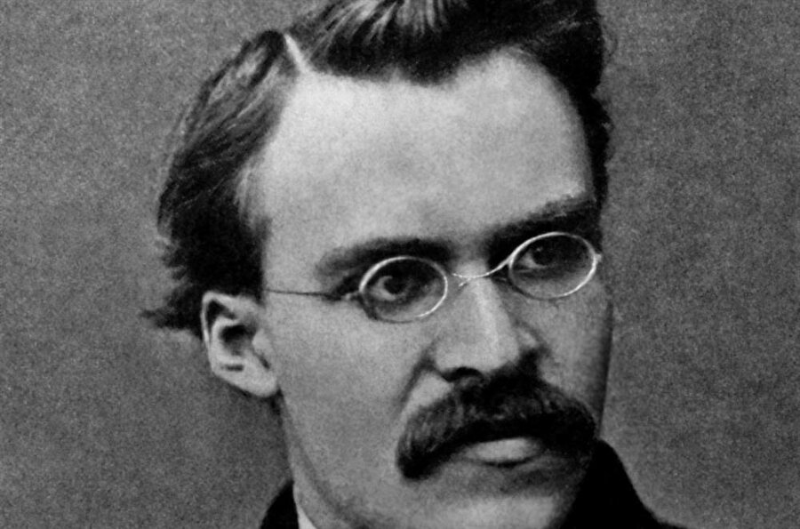 Nietzsche

                                    
                                    
                                    İnsanın en büyük sanatı zamandır.
                                
                                
                                