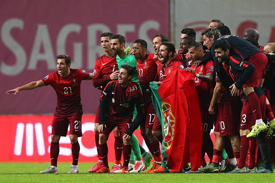 Gelenek bozulmadı
Çeyrek finalde ise Portekiz'in rakibi Polonya oldu. Çeyrek finalde de gelenek bozulmadı ve mücadelenin normal süresi 1-1'lik eşitlikle tamamlandı. Karşılaşma penaltılara kaldı ve karşılaşmayı Portekiz 6-4 kazandı.