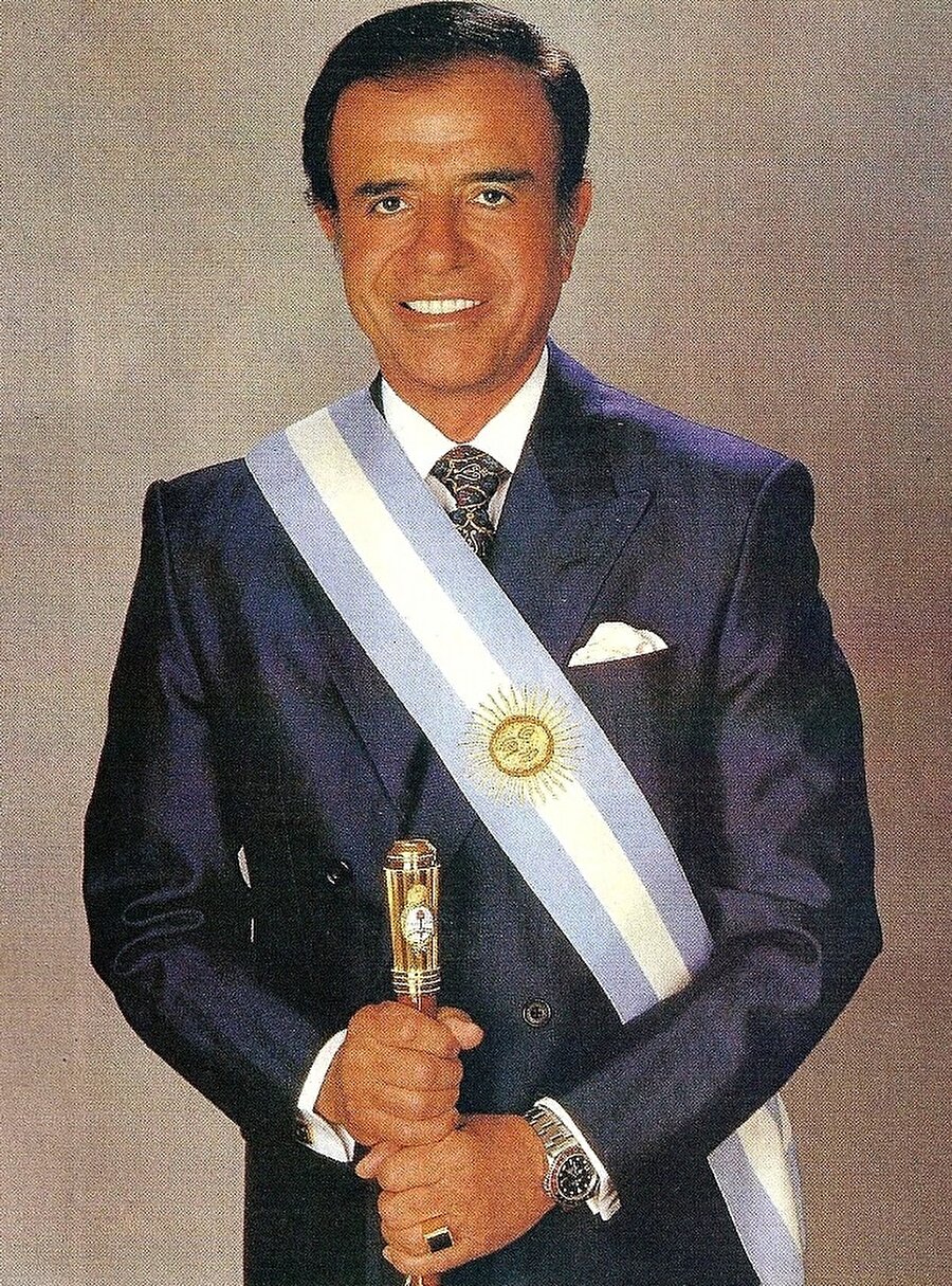 Arjantin'de Eski Başkan Carlos Menem'in adını yüksek sesle söylemenin kötü şans getirdiğine inanılıyor.

                                    
                                    
                                    
                                    Arjantin'de insanlar bu isimden bahsedildiğinde bizdeki gibi tahtaya vuruyor.
                                
                                
                                
                                
