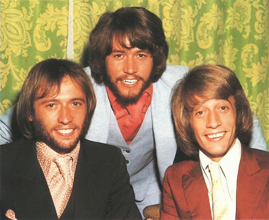 
                                    
                                    
                                    
                                    
                                    
                                    1967'de çıkarılan 45'lik İngiltere ve ABD'de ilk yirmiye girme başarısını gösterdi. Bee Gees, hem yapımcıyı hem de müzik severleri kısa sürede mutlu etmişti.
                                
                                
                                
                                
                                
                                