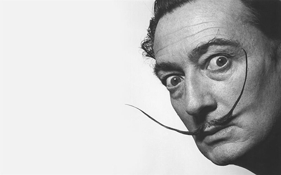 Salvador Dali (1904 - 1989)
Bir diğer ünlü ressam Dali bir Parkinson hastasıydı. Dikkat eksikliği ve hiperaktivite başa çıkmak zorunda kaldığı diğer rahatsızlıklarıydı.
