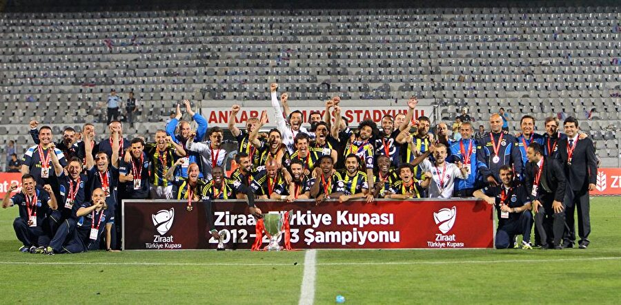 Türkiye Kupası zaferleri

                                    
                                    
                                    
                                    
                                    Türkiye Kupası Şampiyonlukları; 1968, 1974, 1979, 1983, 2012, 2013.
                                
                                
                                
                                
                                