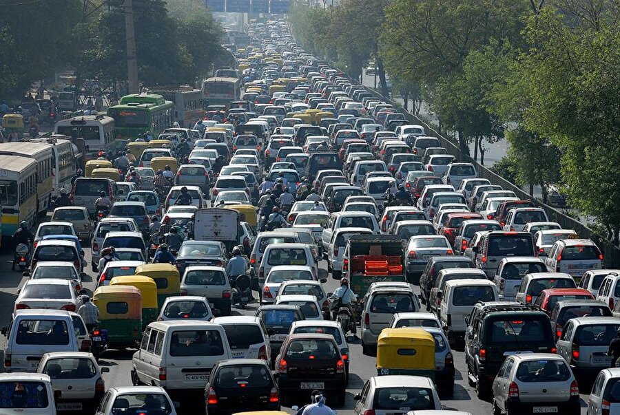 Trafik çilesine son verecek

                                    Kuantum bilgisayarı hem hava hem kara trafiğini koordine edebilecek.alternatif olasılıkları çok iyi bir şekilde hesaplayabilen bu bilgisayar, insanları alternatif yollara yönlendirerek trafiğe bir çözüm olabilecek gibi.
                                