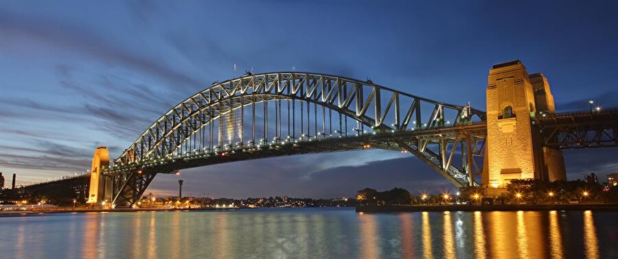 Sydney Harbour Bridge

                                    Sydney Limanı'nda bulunan köprü, görüntüsü nedeniyle Avustralya'da “Elbise askısı” lakabıyla anılıyor.
                                