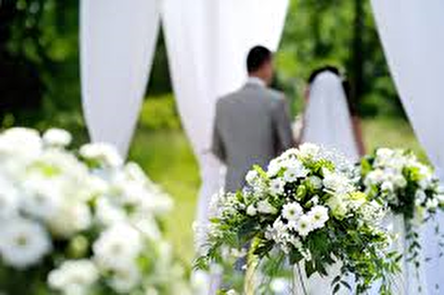 Polonya'da ay şansı

                                    
                                    
                                    
                                    
                                    Bu ayların çifti daha mutlu edeceğine inanıldığından, düğünler içerisinde "R" harfi geçen aylarda yapılır.
                                
                                
                                
                                
                                