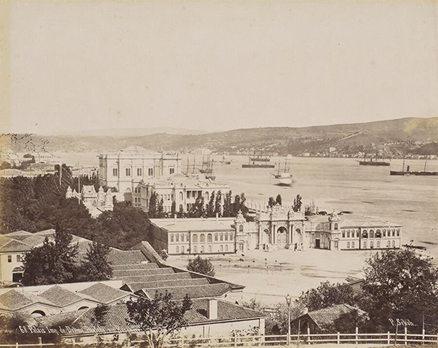 1843 yılında yapımına başlandı
Osmanlı İmparatorluğu'nun otuz birinci padişahı olan Sultan Abdülmecid'in emriyle sarayın yapımına 13 Haziran 1843 tarihinde başlandı. 