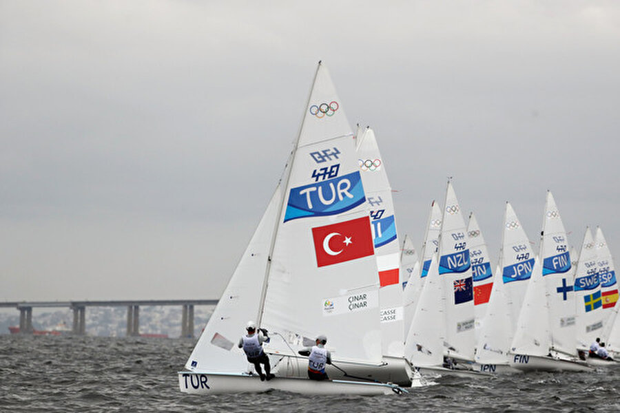 Kardeşler 19. sırada
Yelken 470 sınıfında Ateş-Deniz Çınar kardeşler genel klasmanda 19. sırada yer alıyor.