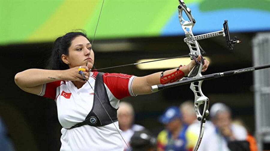 Ecem Anagöz'den kötü haber
Okçuluk kadınlar klasik yayda mücadele eden Yasemin Ecem Anagöz, Polonyalı rakibi Karina Palka-Lipiarska'yı 6-5 mağlup ederek 1/16 turuna yükseldi. Bir üst turda ise Anagöz, Meksikalı Alejandra Valencia'ya 6-5 yenildi ve oyunlara veda etti.