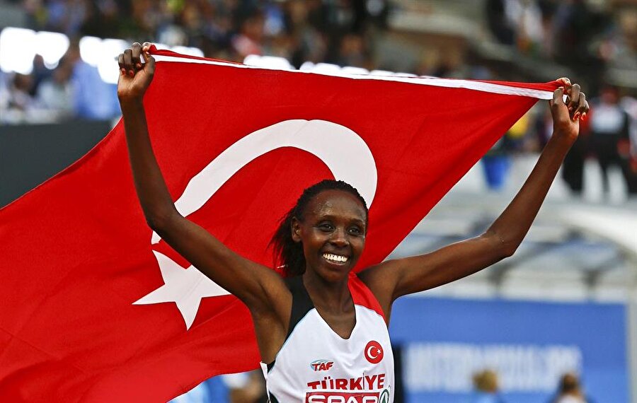 Türkiye'nin atletizm gururu

                                    
                                    
                                    Yasemin Candan
                                
                                
                                