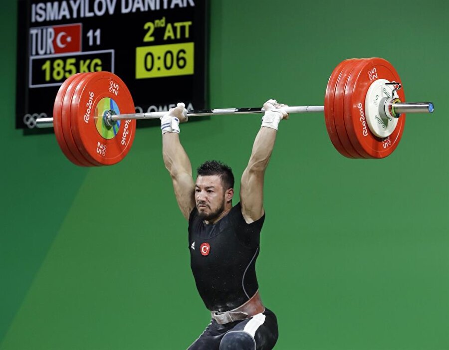 Gümüş madalyanın sahibi

                                    
                                    
                                    
                                    2016 Rio Olimpiyat Oyunları'nda erkekler 69 kiloda yarışan Daniyar İsmayilov,  gümüş madalyanın sahibi oldu.
                                
                                
                                
                                