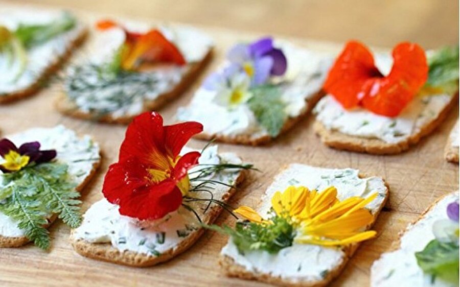 Kurabiyelerinize son dokunuş

                                    
                                    
                                    
                                    
                                    Ev kurabiyelerinizi renklendirmenin en güzel yolu, onları çiçeklerle süslemek.
                                
                                
                                
                                
                                