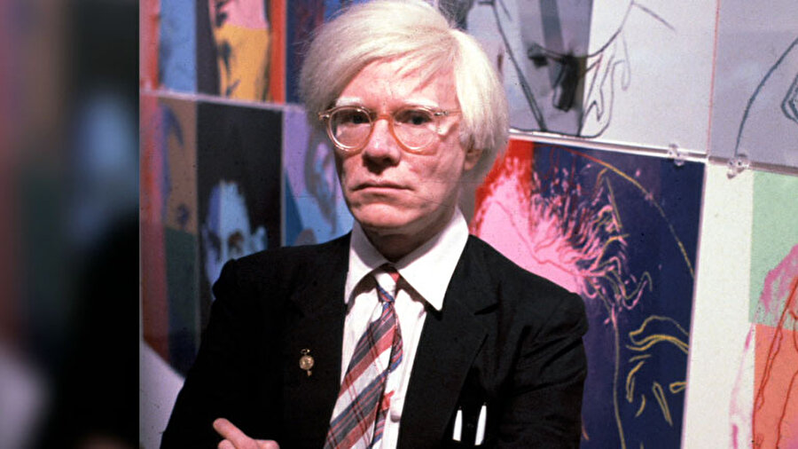 "Herkes bir gün 15 dakikalığına ünlü olacaktır." Andy Warhol

                                    
                                    
                                    
                                
                                
                                