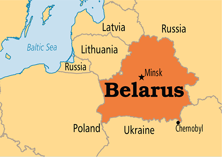 Beyaz Rusya

                                    Beyaz Rusya Ukrayna'dan bir gün sonra 25 Ağustos'ta bağımsızlığını ilan etti ve ayrılan ülkeler arasında kentleşme ve sanayileşmeyi en hızlı şekilde yaşayan ülke oldu. 

 Türkiye Beyaz Rusya'nın bağımsızlığını tanıyan ilk ülke oldu. Ayrıca Avrupa'da idam cezası veren tek ülkedir.

 Beyaz Rusya'nın başkenti Minsk'tir ve yaklaşık olarak 10 milyon nüfusa sahiptir. 

                                