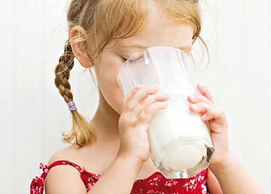 Süt

                                    
                                    Süt içerdiği mineraller sayesinde, vücutta yatıştırıcı bir etkiye sahiptir. Ilık sütün içine atacağınız 1 tatlı kaşığı fıstık ezmesi, rahat bir uykuya dalmanıza yardımcı olur.
                                
                                