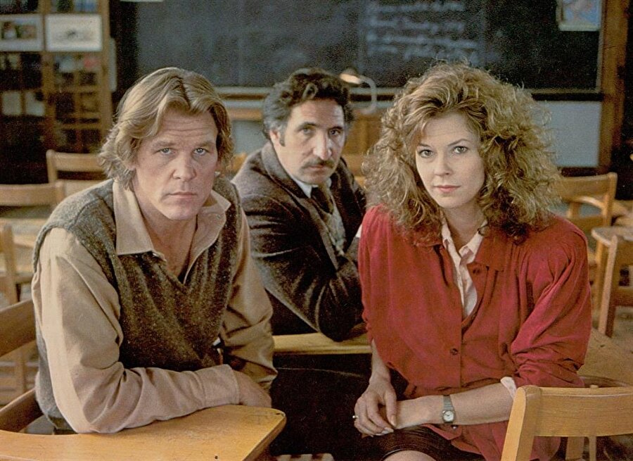 Teachers / Öğretmenler (1984)
Yönetmen: Arthur Hiller
Yazar: W.R. McKinney
Oyuncular: Nick Nolte, JoBeth Williams, Judd Hirsch
