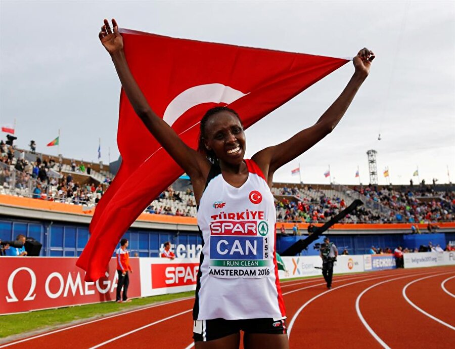 Yasemin Can
Kenya asıllı Vivian Jemutai yani Yasemin Can, Amsterdam'da düzenlenen 2016 Avrupa Atletizm Şampiyonası'nda 10.000 metrede altın madalya kazamıştı. Bu başarısının ardından milli takım ile Rio'ya giden 19 yaşındaki sporcumuz kadınlar 5.000 m finalinde 6. oldu. 