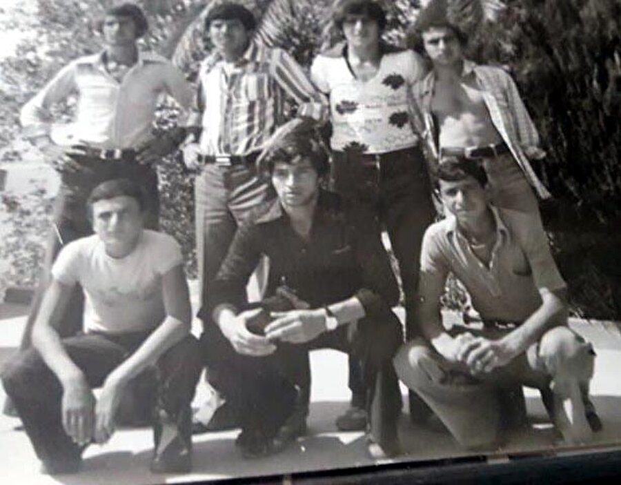 "Zekai Aksakallı takımımızda çok sevilen bizlerin aksine çok sessiz sakin, saygılı bir yapıya sahipti. Ne olursa olsun çok soğukkanlıydı. Biz yarışlardan önce heyecanlanırdık o ise bunu belli etmezdi. Sessiz sakin bir güçtü, kişiliği ve davranışları ile örnek bir insandı. O'nu Türk Silahlı Kuvvetleri'nin önemli bir mertebesinde görmek bizim için onur ve gurur verici."