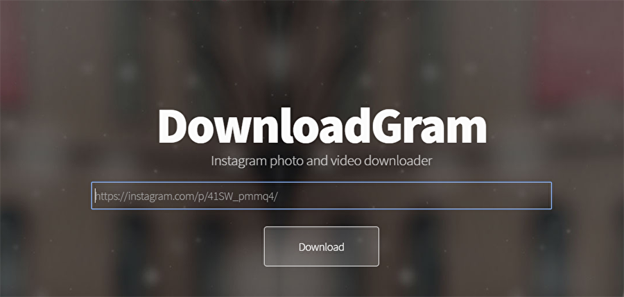 İnstagram'daki fotoğrafı kendi kalitesinde indirmek artık çok kolay
Stalklamaktan bıkmayanlar bu özelliğe en çok siz sevineceksiniz. Instagram kullanıcıları, profillerinde paylaştıkları görselleri zaman zaman kaydetmek isteyebiliyorlar ancak web arayüzünde de mobil uygulamada da buna imkan bulunmuyor. Peki bunu başka bir şekilde halletmek mümkün mü? Youtube için olan link kopyalama ile indirme sitesinin bir benzeri İnstagram için yapılmış. Bu sitenin adı DownloadGram.
Mobil kullanırken fotoğrafın url'sini alıyoruz. Sonra bu sitedeki uygun alana url'yi yapıştırıp download diyorsunuz. Fotoğraf indirmeniz kısa sürede hazır oluyor. Web olarak kullanırken ise yine url kopyalıyoruz ancak mobilde olduğundan biraz farklı. Fotoğrafı paylaşan kullanıcının hesabına girip fotoğrafa tıklıyoruz ve üst kısımda adres yerindeki urlyi kopyalıyoruz. Gerisi ise aynı şekilde tamamlanıyor.