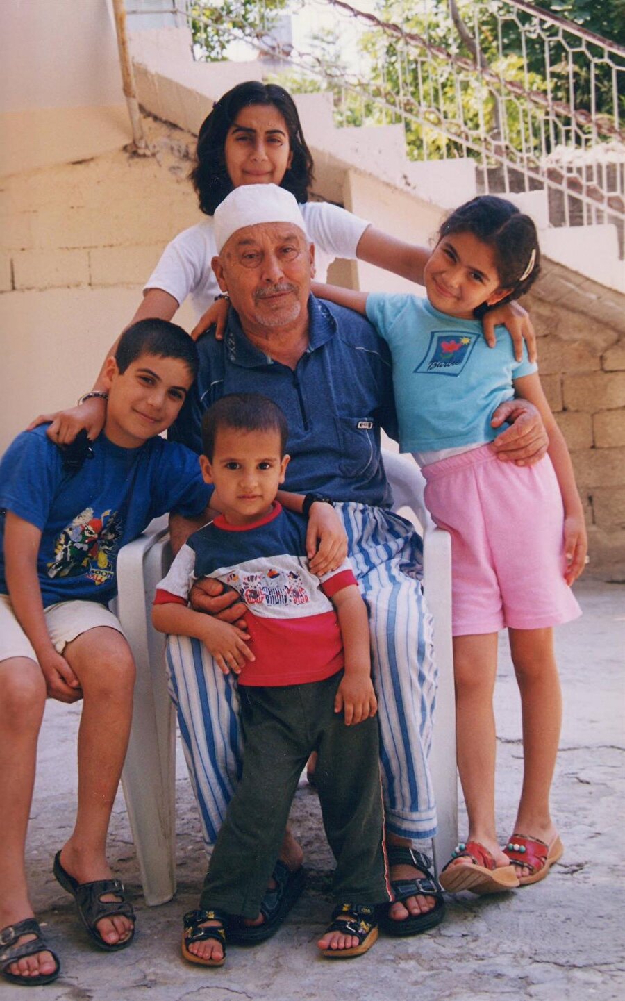 Aile köklerinden gelen gelenek, örf ve adetleri anlatarak tarihimizi aktarırlar.

                                    
                                    
                                
                                