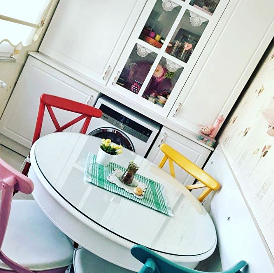 Renkli mutfaklar

                                    
                                    Özenle alınmış mobilyalar ve renkli sandalyeler ile süslenmiş bir yeni gelin mutfağı...
                                
                                