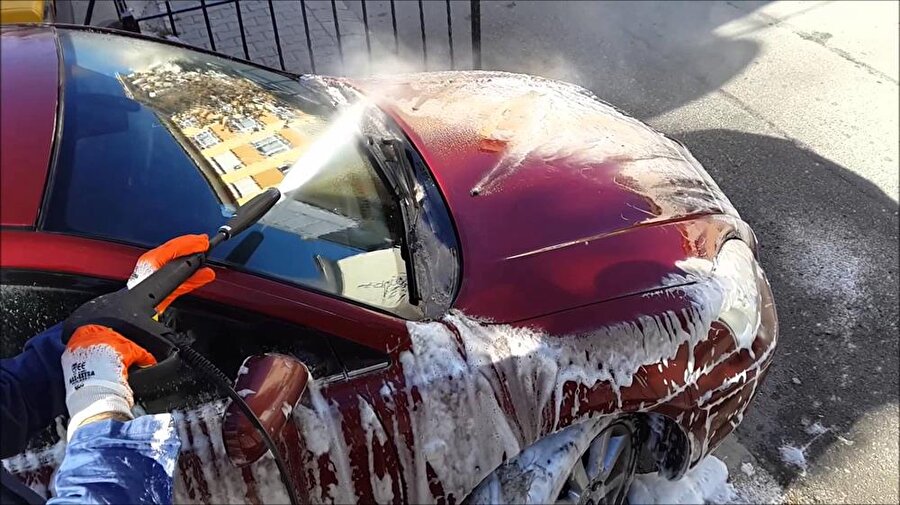 Bu içeriği okuduktan sonra "lan ben de mi açsam?" gibi bir galeyana kapılanlar için, önceden bu galeyana kapılanların forum mesajlaşmalarını paylaşacağız.
Bol köpük ve tazyikli suya maruz kalacağınız bu içerik, tavsiye niteliği taşımamaktadır.