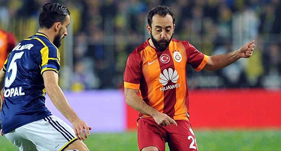 Olcan Adın
2014 yılında Trabzonspor'dan Galatasaray'a 4 milyon Euro ve kiralık olarak Salih Dursun'a karşılık transfer edilen Olcan Adın, yeni sezon öncesi kulüpsüz kaldı. 30 yaşındaki orta saha oyuncusu yeni sezon öncesi birçok kulüp ile görüştü ancak hiçbiri ile anlaşmaya varamadı. 
