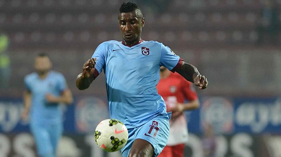 Kévin Constant
Trabzonspor'un 2,5 milyon Euro'ya Milan'dan transfer ettiği Kévin Constant yine kulüpsüz kaldı. Sol bekte oynayan oyuncu Milan'a 8 milyon Euro bonservis bedeli ile transfer olmuştu. 
