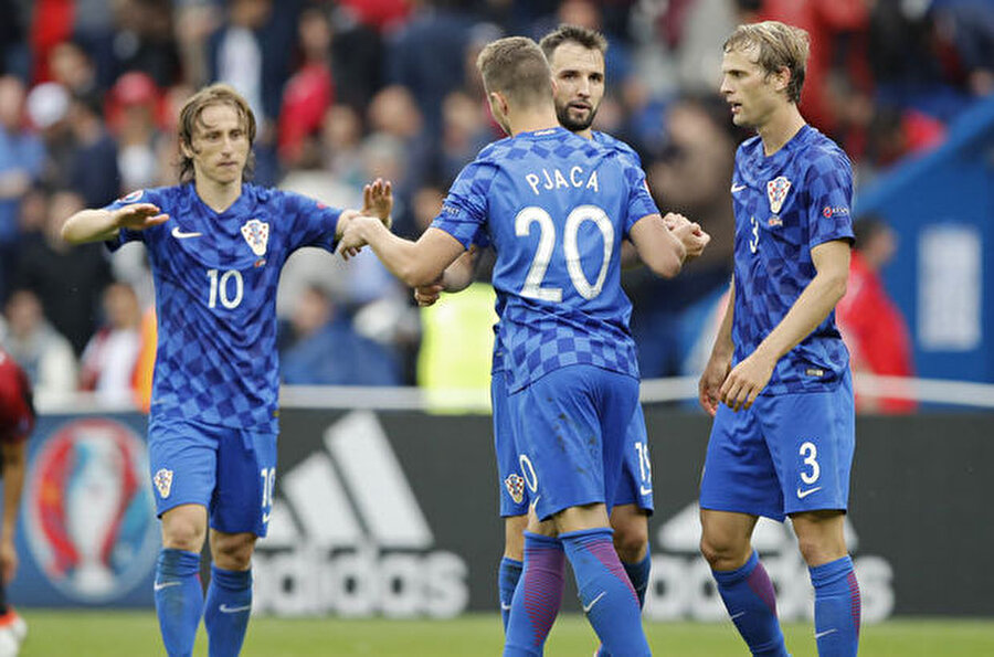 Hırvatistan Milli Takımı muhtemel 11’i
Danijel Subasic
Sime Vrsaljko
Vedran Corluka
Domagoj Vida
İvan Strinic
Milan Badelj
Luka Modric
Marcelo Brozovic
İvan Rakitic
İvan Perisic
Mario Mandzukic