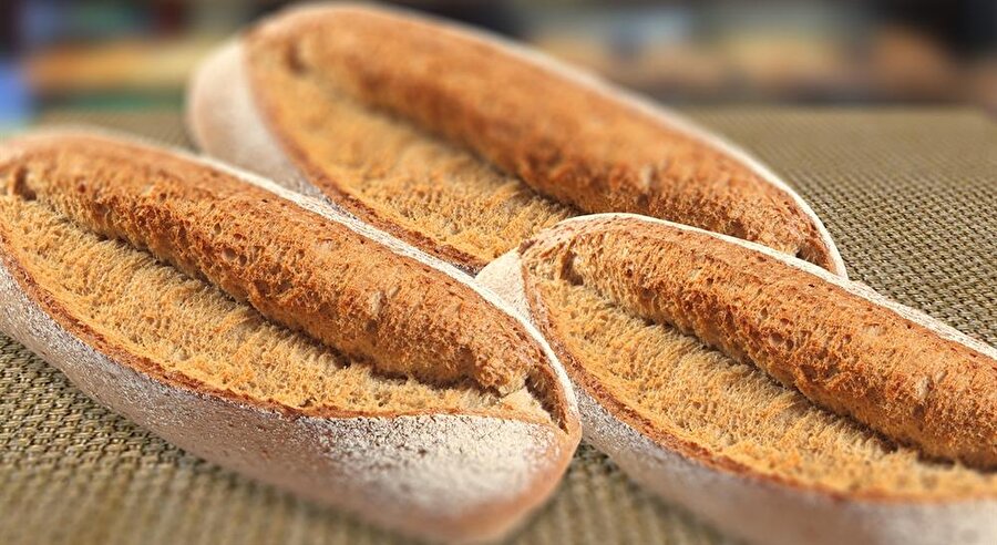 Tahıllı ekmek tavsiye ediliyor

                                    
                                    
                                    
                                    
                                    
                                    
                                    Fırından yeni çıkmış tazecik beyaz ekmek kulağa çok daha iyi gelse de, tüketilmesi tavsiye edilen tam tahıllı ekmeklerdir. Tahıllı ekmekler buğday, yulaf, çavdar, arpa gibi tahılların kabuklarının da kullanılmasıyla yapıldığından sağlık açısından çok daha faydalıdır.
                                
                                
                                
                                
                                
                                
                                