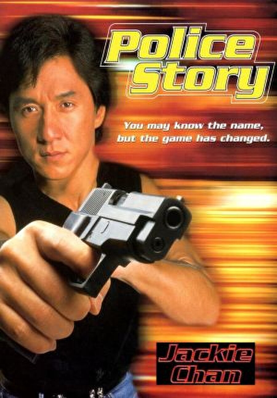Süper Polis

                                    
                                    Hong Kong polis departmanında çalışan kahraman polis Kevin, kritik bir tanığı korumak için önemli bir göreve atanır. Ünlü bir gangsterin davasında görev alacak olan Kevin, etkileyici bir tanıkla tanıştığı an işler değişmeye başlar. 

Uyuşturucu çetesinin patronu delil yetersizliği nedeniyle serbest bırakıldığında bu belalı gangsterin hedefi olur. 

Başrolünde Jackie Chan, Maggie Cheung ve Brigitte Lin'i barındıran film kimi kesimler tarafından Chan'in en iyi filmlerinden biri olarak kabul edilir.
                                
                                
