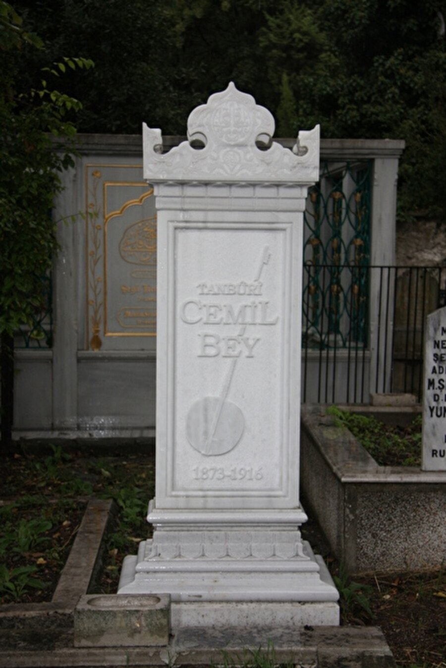 Ölümü

                                    Mesut Cemil'in babası, 29 Temmuz 1916'da İstanbul'da vefat eden Tanburi Cemil Bey'in mezarı Mevlanakapı'da, Merkezefendi mezarlığındadır. 

Kaynak: A.A 
Kaynak: Vikipedi 



                                