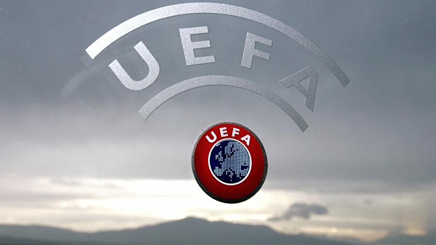 UEFA değiştirebilir
Benzer bir saat uygulaması Rusya'da da bulunuyor. Ancak Rus takımları maçlarını UEFA'nın belirlediği daha erken saatlerde oynayabiliyor. Bu nedenle Türkiye içinde UEFA'dan benzer bir karar çıkabilir.