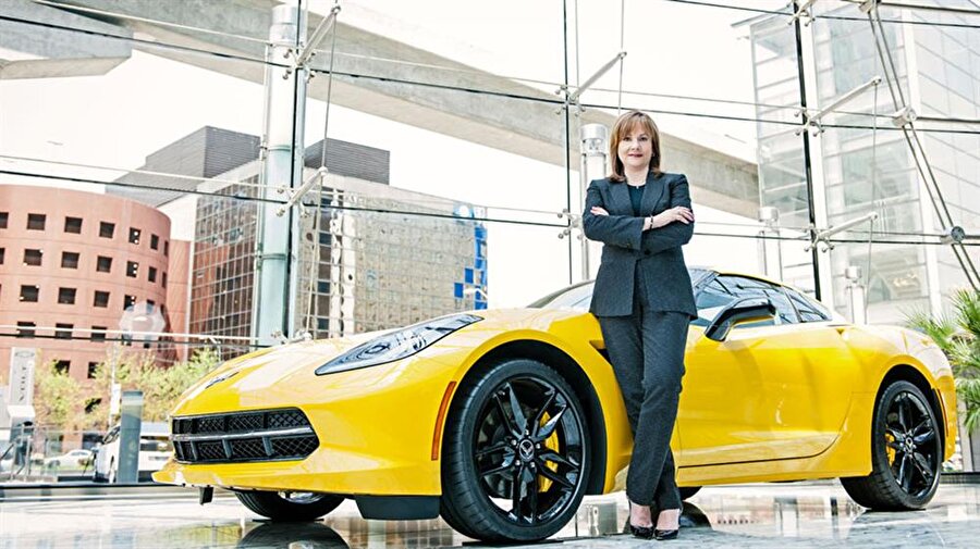 Mary Barra
Listenin ilk sırasında geçen yıl olduğu gibi ABD'nin en büyük otomobil üreticisi General Motors'un (GM) Üst Yöneticisi (CEO) ve Yönetim Kurulu Başkanı Mary Barra yer aldı. Barra'nın dünyanın en güçlü iş kadını seçilmesinde, GM'nin 2015 satışlarını 156 milyara çıkarması önemli rol oynadı.
