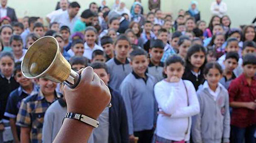 Okullar 19 Eylül ‘de açılıyor

                                    Yaz döneminden sonra bir de bayramın eklenmesiyle uzayan tatilden çıkıp okula gitme durumu, çocuklar için oldukça zor olacağa benzese de; siz onları şimdiden okul düzenine alıştırmaya başlayın.
                                