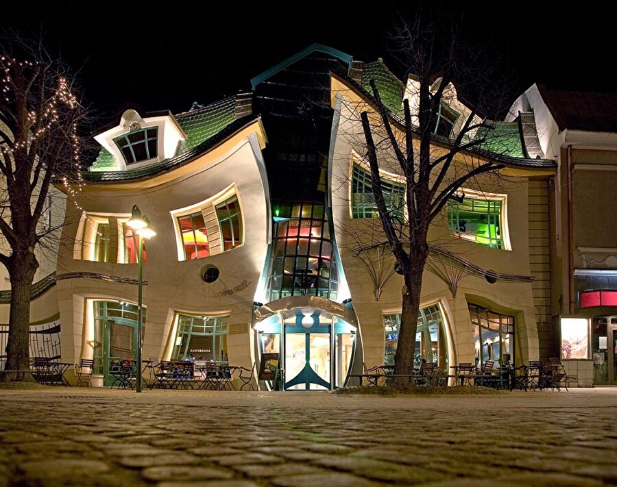 The Crooked House, Sopot
