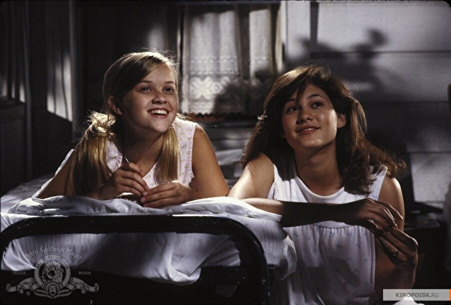 Reese Witherspoon

                                    The Man in the Moon / Erişilmez Adam (1991)
                                