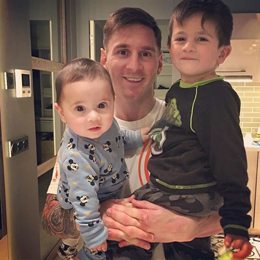 Barcelona ve Arjantin Milli Takımı'nın yıldızı Lionel Messi'nin Thiago Messi ve Mateo Messi isimli iki oğlu var.