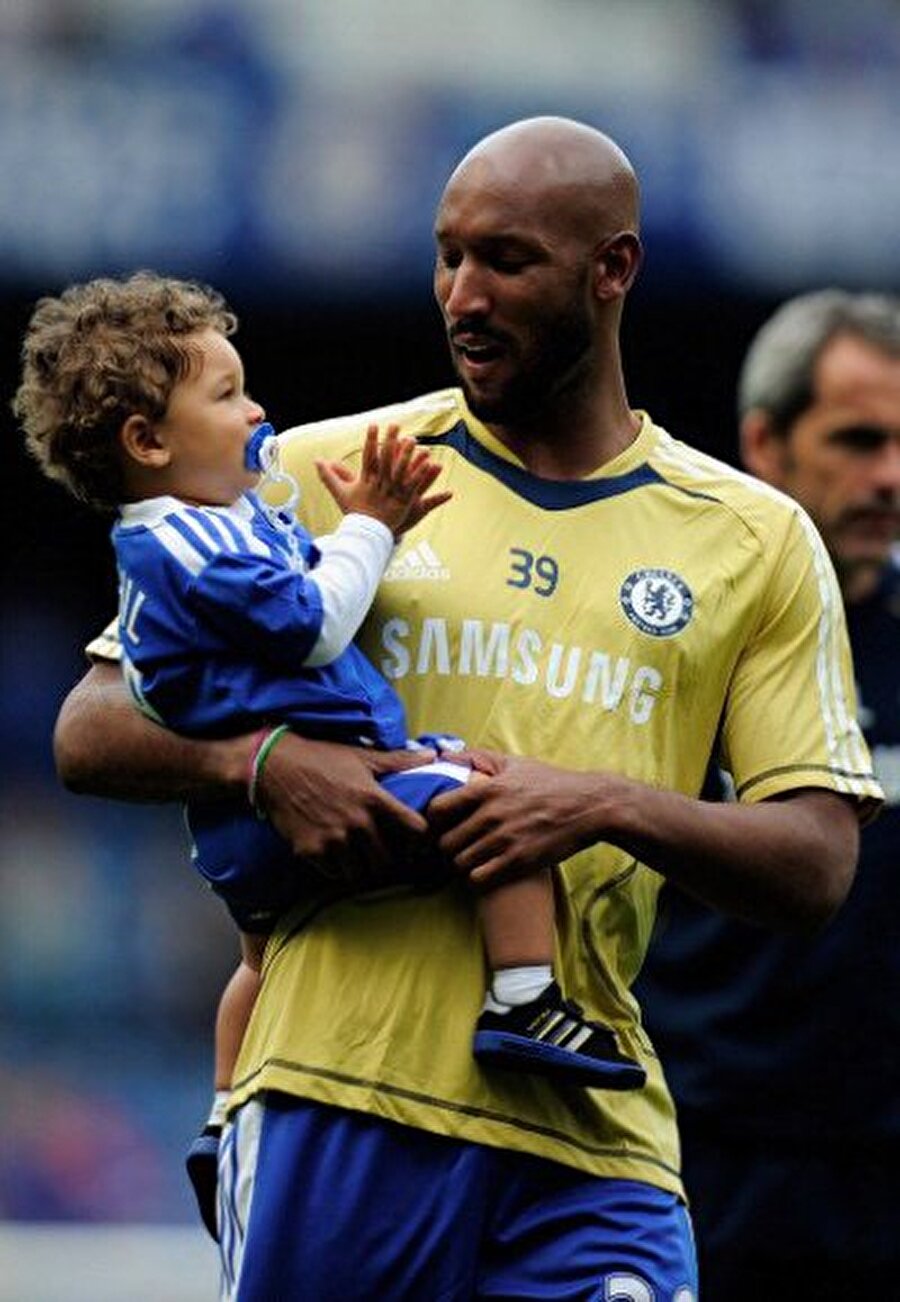 Nicolas Anelka
Bir dönem Fenerbahçe forması giyen Nicolas Anelka üç çocuk sahibi. Anelka'nın Kais ve Kahil isimli iki oğlu, Lina isimli bir kızı var.