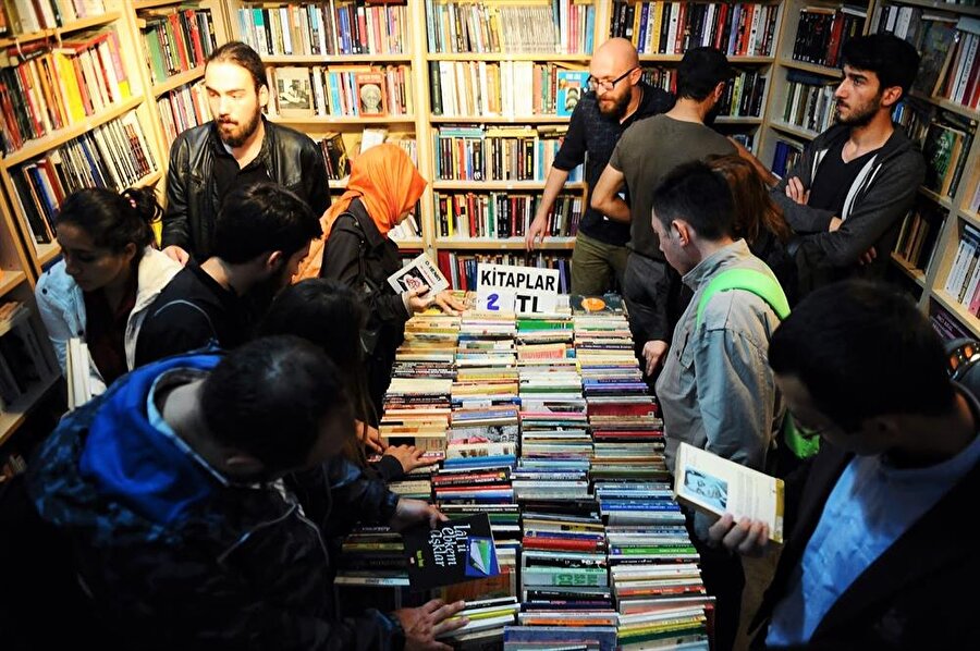 Cüzdanındaki son kuruşu kitaba yatıran insanların 10 özelliği