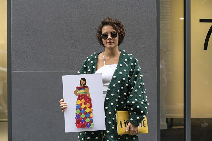 Balondan elbise
Katharina Benjamin, öğrenci