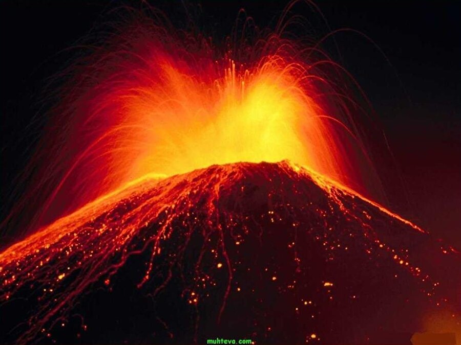 Krakatoa Yanardağı - 1883

                                    
                                    
                                    
                                    Karakatau Yanardağı, 1883 yılında patladığında 35.000 kişi hayatını kaybetti. Yanardağ yüzlerce nücleer bombanın yaratacağı bir güçle patlamış ve volkanik partiküllerin oluşturduğu dev bulutlar bu bölgeyi yıllarca karanlıkta bırakmıştır. 

                                
                                
                                
                                