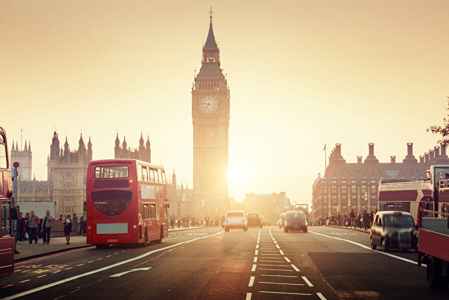 Londra 19.88 milyon turist ile ikinci olurken, Paris üçüncü, Dubai dördüncü ve New York beşinci sıraya yerleşti.