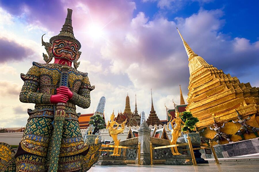 
	Bu yıl ki istatistiklere göre dünyadaki 132 şehir arasında Bangkok 21.47 milyon uluslararası turist ağırlayarak birinci sıraya yerleşti.
